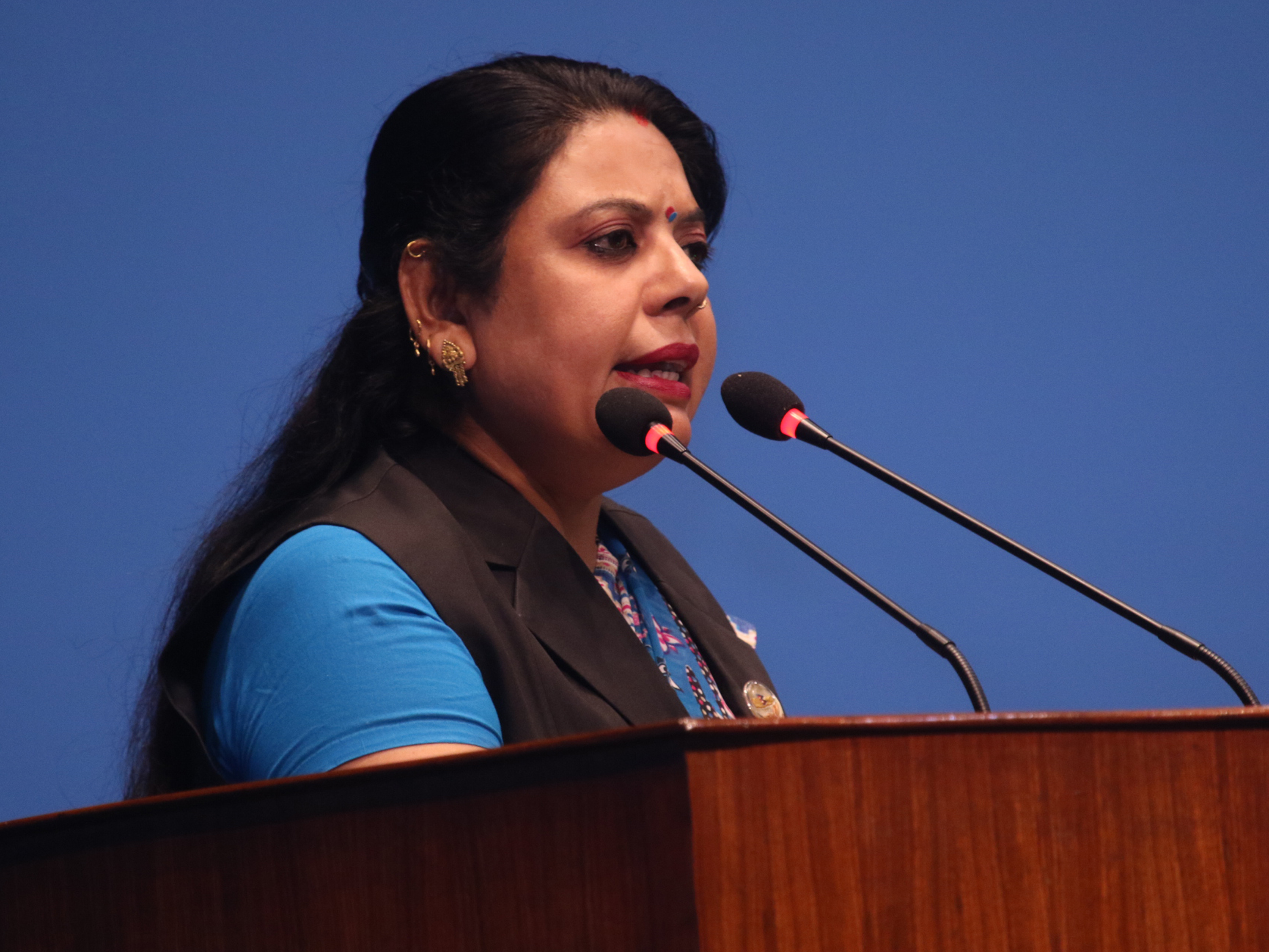 माइतीघरमा आन्दोलित विद्यालय कर्मचारी घामपानीले बिरामी पर्न थाले, छिटो माग पूरा गरियोस् सरकार : सांसद यादव